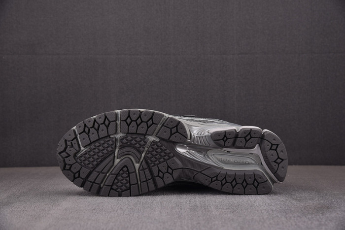 new balance m1906reh