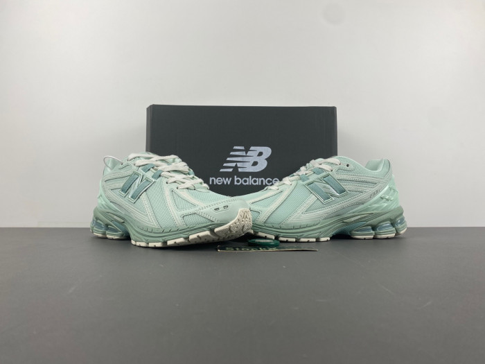 NEW BALANCE 9060R JADE GREEN M1906RZC