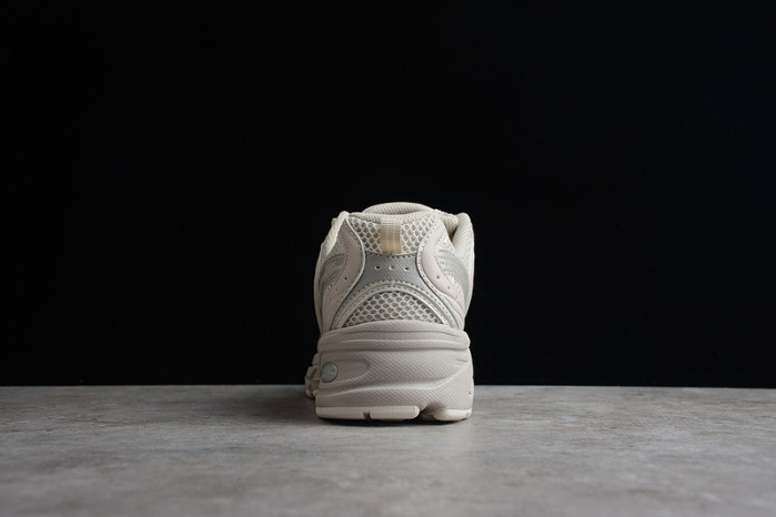 new balance 2002r protection mr530aa1